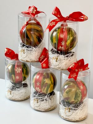 Boule de Noel en chocolat lait ou noir au praliné croustillant