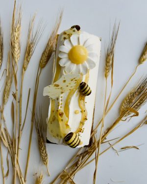 Bûche citron & miel du Cap Corse, mousse yaourt grec signée Urgence Gourmande