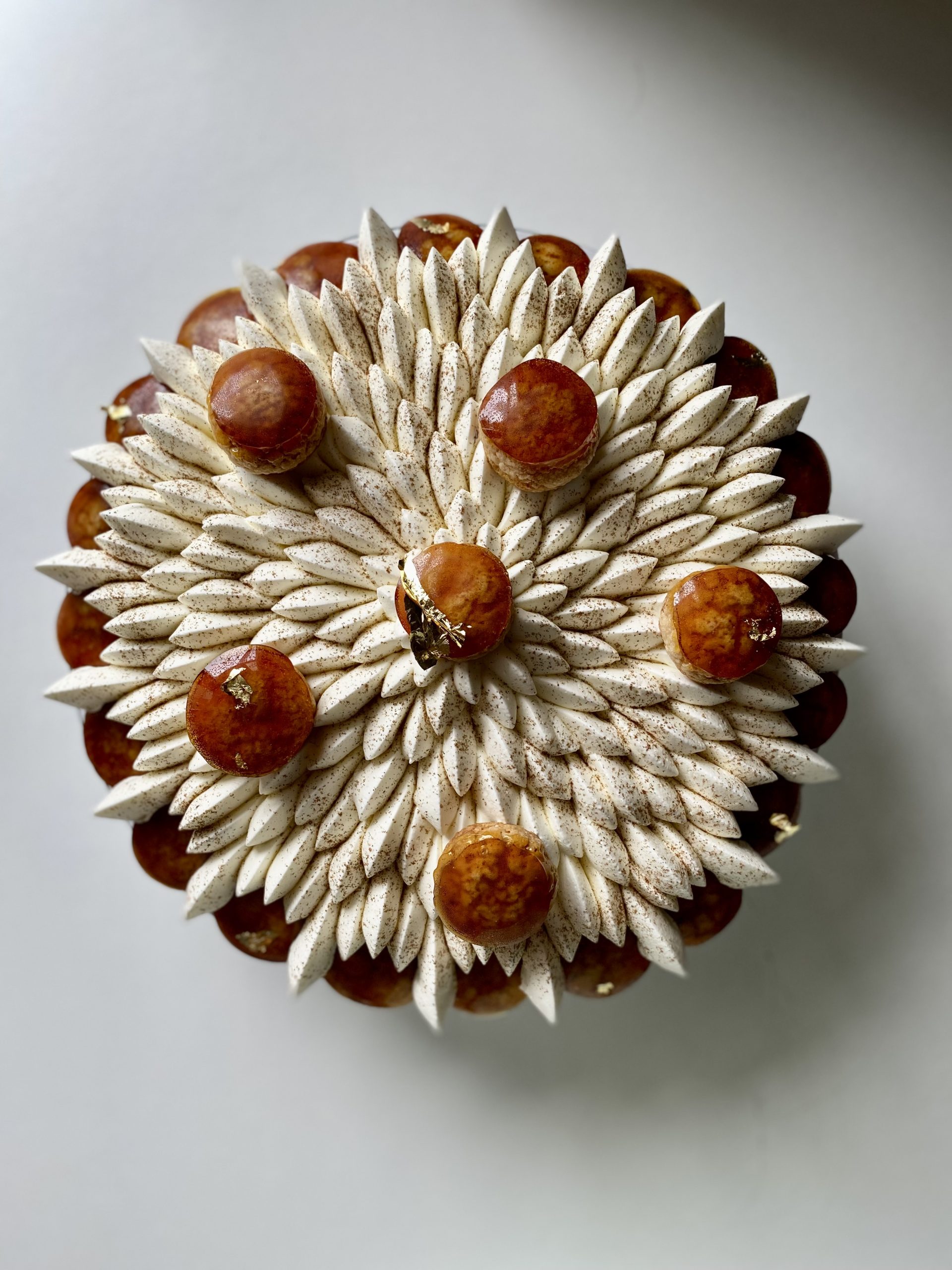 Découvrez le Saint-honoré vanille de Madagascar par Urgence Gourmande, notre pâtisserie dans le Cap Corse à Erbalunga